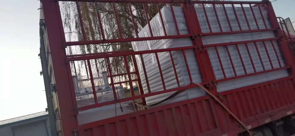 发往内蒙古的豆腐机和豆芽机