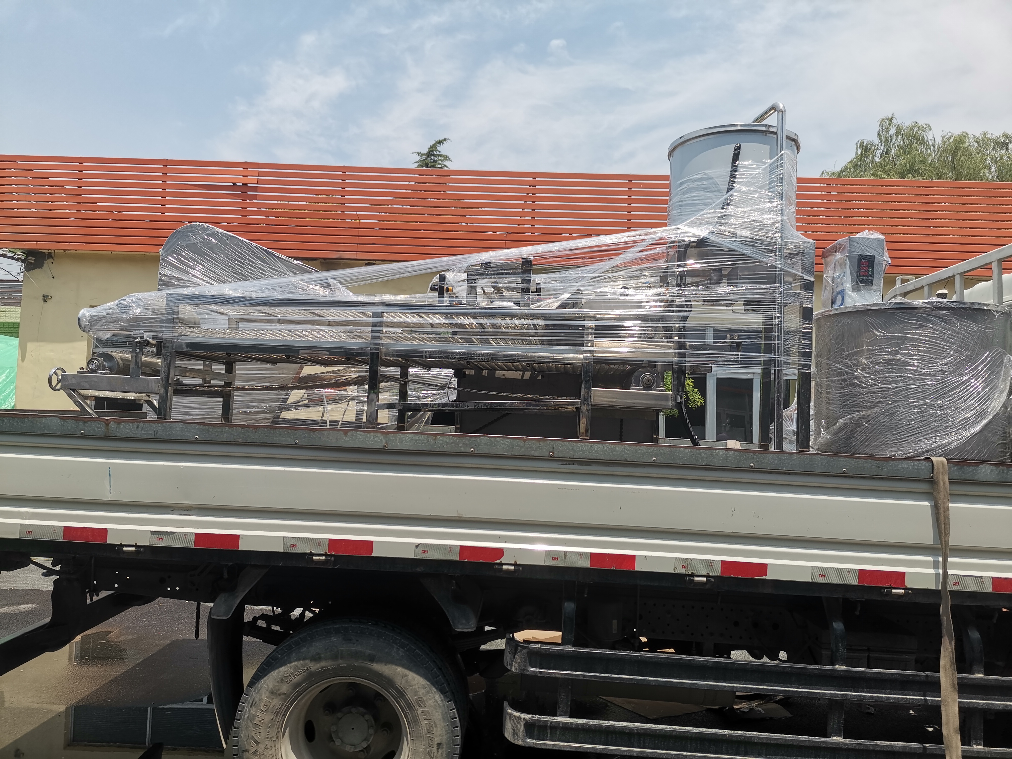 迪生机械——全自动带包布双向调整的豆腐皮机干豆腐机发货赤峰